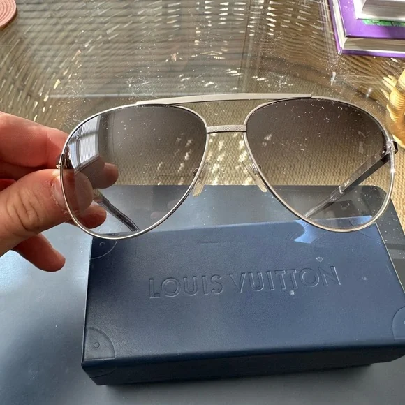 Louis Vuitton Attitude Pilote Sunglasses